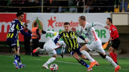 Trendyol Süper Lig: Corendon Alanyaspor: 2 - Fenerbahçe: 3 (Maç sonucu)