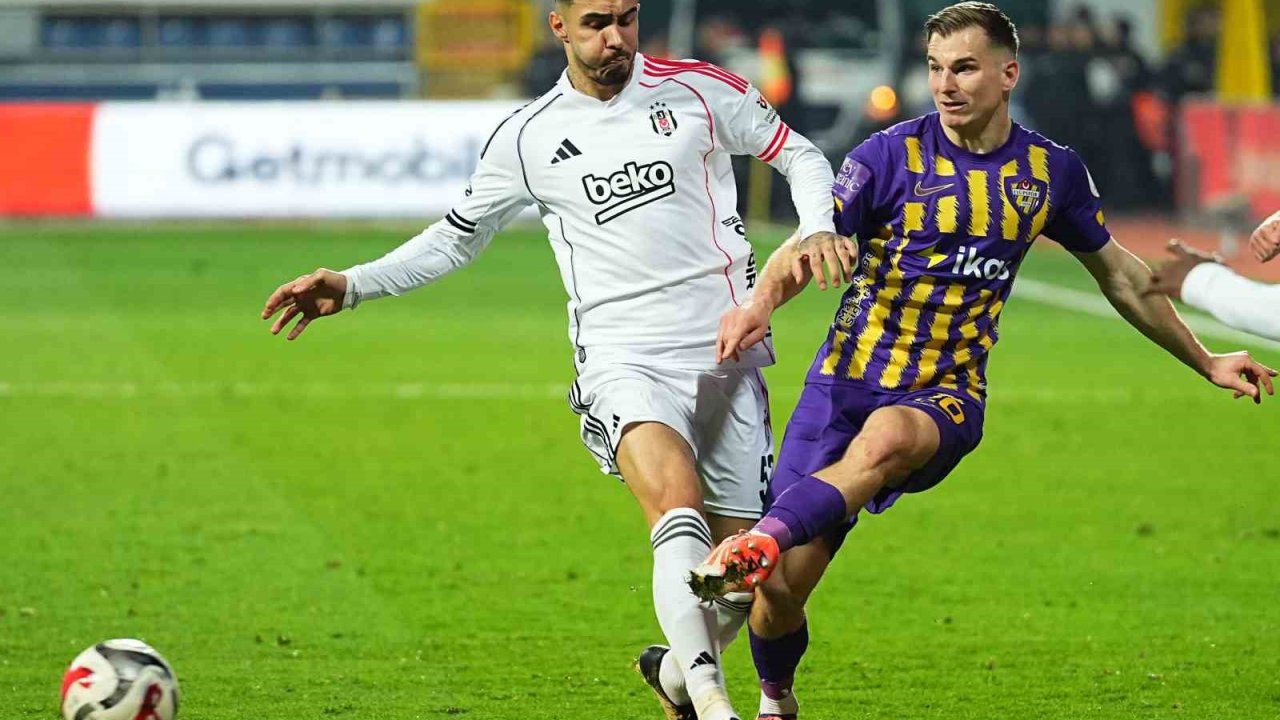 Trendyol Süper Lig: Eyüpspor: 0 - Beşiktaş: 1 (İlk yarı)