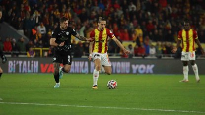 Trendyol Süper Lig: Göztepe: 1 - Çaykur Rizespor: 0 (İlk yarı)
