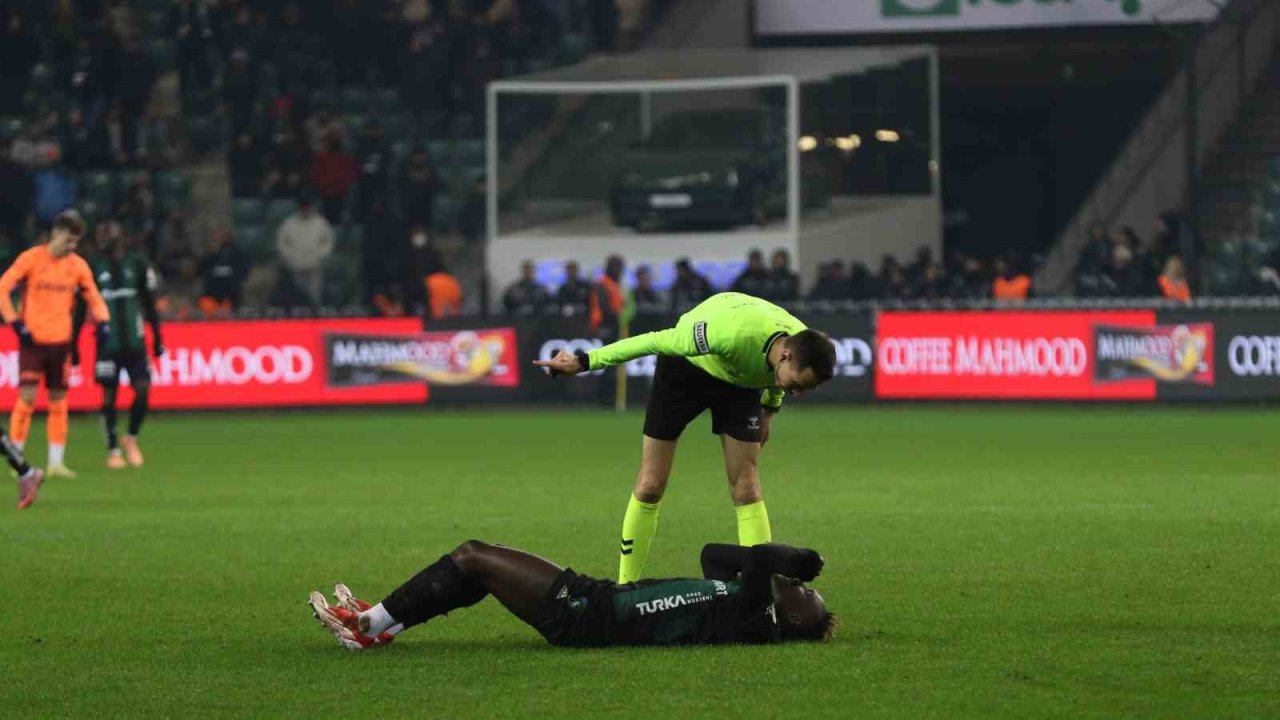 Trendyol Süper Lig: Kocaelispor: 1 - Trabzonspor: 2 (Maç sonucu)