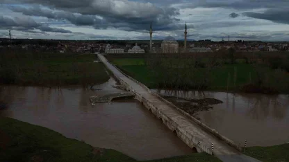 Tunca Nehri alarm veriyor: Tarım arazileri sular atında kaldı