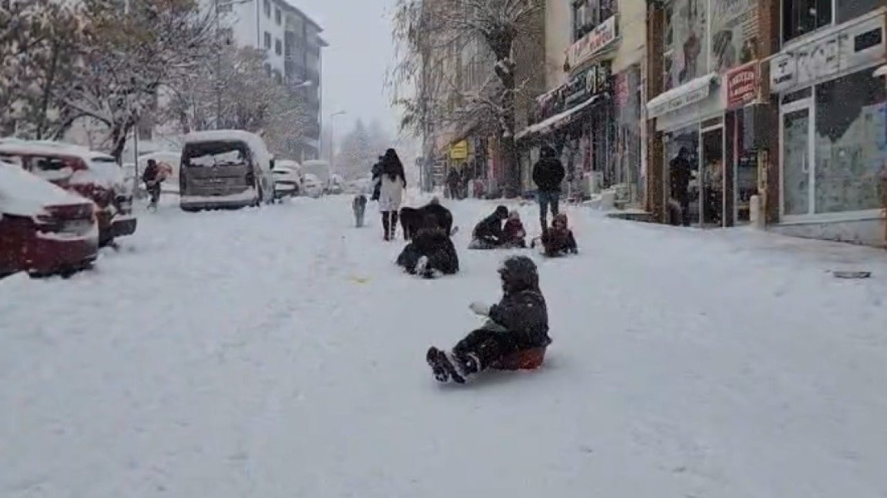 Tunceli’de yılbaşı tatilinin tadını çocuklar çıkarıyor