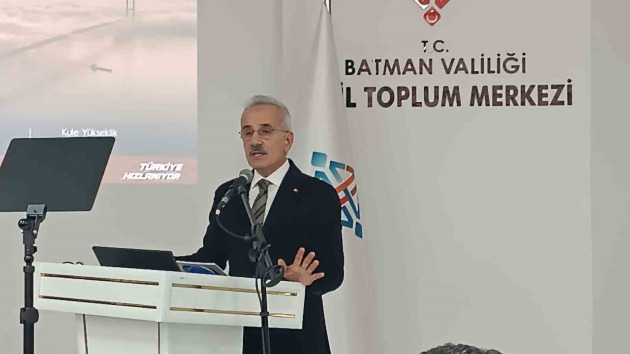 Ulaştırma ve Altyapı Bakanı Uraloğlu: "Terörü bitirmek üzere çok önemli bir sürecin kritik bir aşamasındayız"
