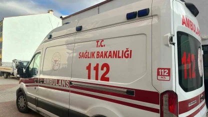 Uşak’ta bahçesindeki fırını yıkarken duvarın altında kalan adam yaralandı