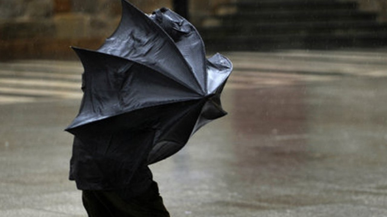 Uşak’ta kuvvetli rüzgar ve fırtına uyarısı