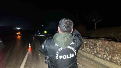 Uşak’ta otomobil şarampole devrilip takla attı: 1 ölü, 3 yaralı
