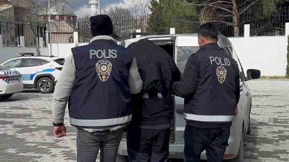 Uyuşturucu tacirinden şoke eden yöntem: Maddeleri trafik tabelalarına bıraktı