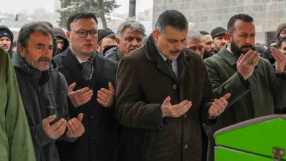 Vali Çiftçi’den Naciye Nine’ye vefa