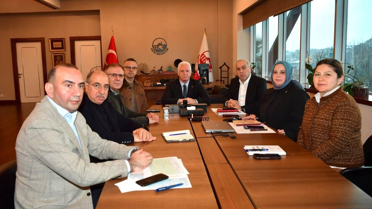 Vali Davut Gül başkanlığında Fatih’te kültürel mirasın korunması değerlendirme toplantısı düzenlendi