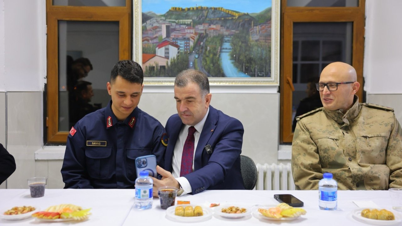 Vali Eldivan’dan emniyet güçlerine moral ziyareti