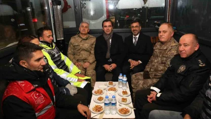 Vali Karakaya’dan yeni yıl ziyaretleri