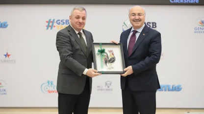 Vali Köşger; "Girişimcilik ve hayat becerileri güçlü nesillerin temelidir"