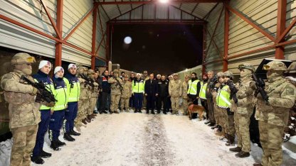 Vali Usta, görevi başındaki güvenlik güçleriyle bir araya geldi