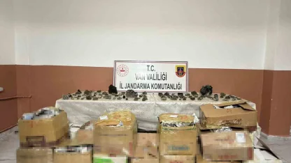 Van’da bin 410 adet epidotlu kuvars taşı ele geçirildi