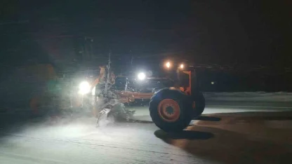 Van’da Kurubaş Geçidi’nde kar ve tipi ulaşımı olumsuz etkiliyor