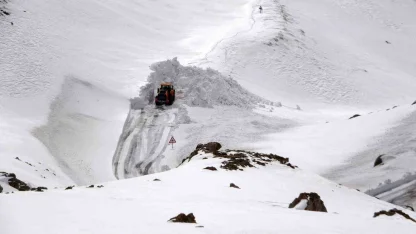 Van’da yoğun kar yağışı ve eğimli alanlar çığ riskini artırıyor