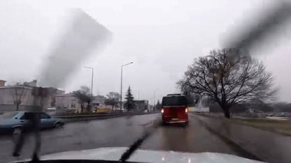 Yağış sonrası çevre yolu ’göle’ döndü, bazı araçlar yolda kaldı