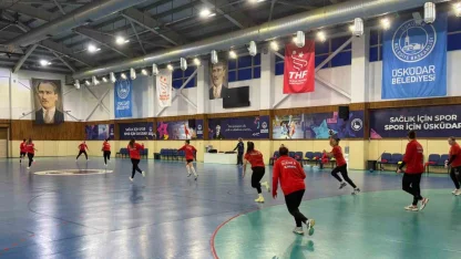 Yalıkavakspor, Üsküdar Belediyespor maçı öncesi İstanbul’da son antrenmanını yaptı