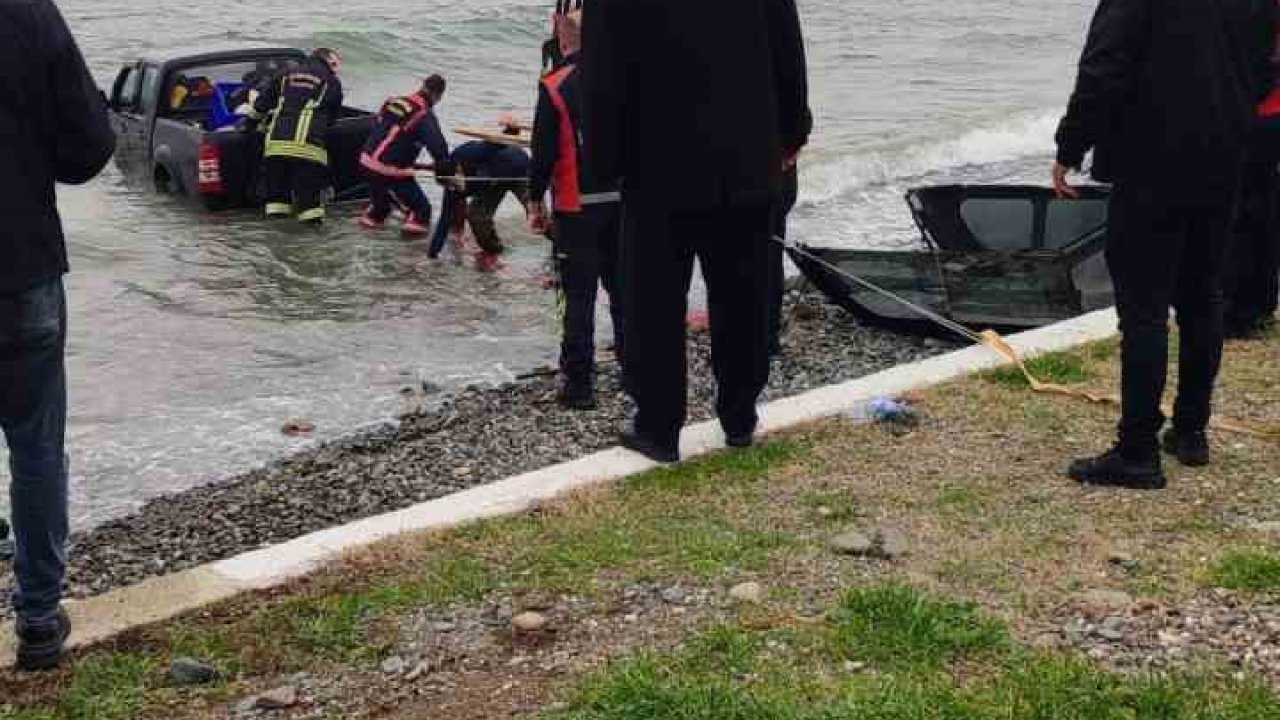 Yalova’da kontrolden çıkan pikap denize uçtu: 1 yaralı