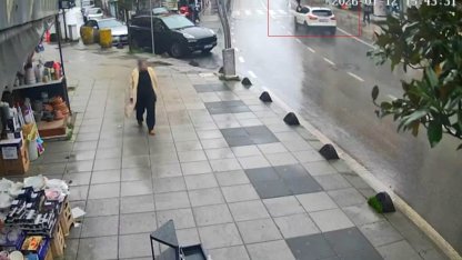 Yaya geçidindeki kazada 12 gündür yaşam mücadelesi veren kadın hayatını kaybetti