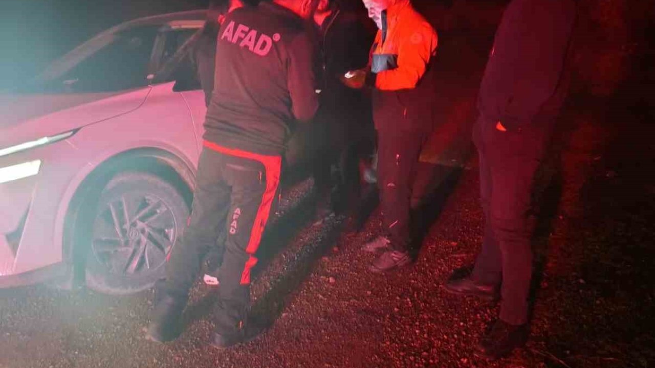 Yaylada mahsur kalan aile kurtarıldı