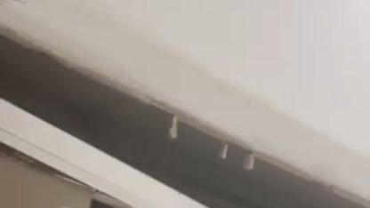 Yeni yapılan binada tavan çöktü: O anlar kamerada