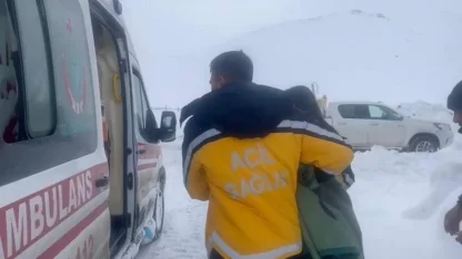 Yoğun kar ve zorlu şartlara rağmen hayat kurtaran müdahale