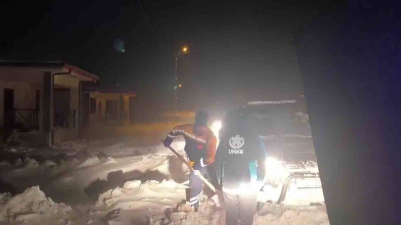 Yoğun tipide hasta kurtarma mücadelesi