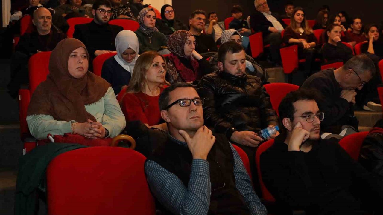 Yönetmen Vuslat Saraçoğlu Sakarya’da sinemaseverlerle buluştu