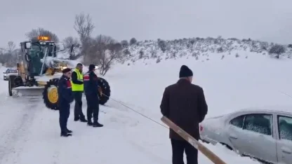 Yozgat’ta karla mücadele aralıksız sürüyor