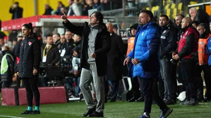 Ziraat Türkiye Kupası: İstanbulspor: 1 - Trabzonspor: 1 (İlk yarı)