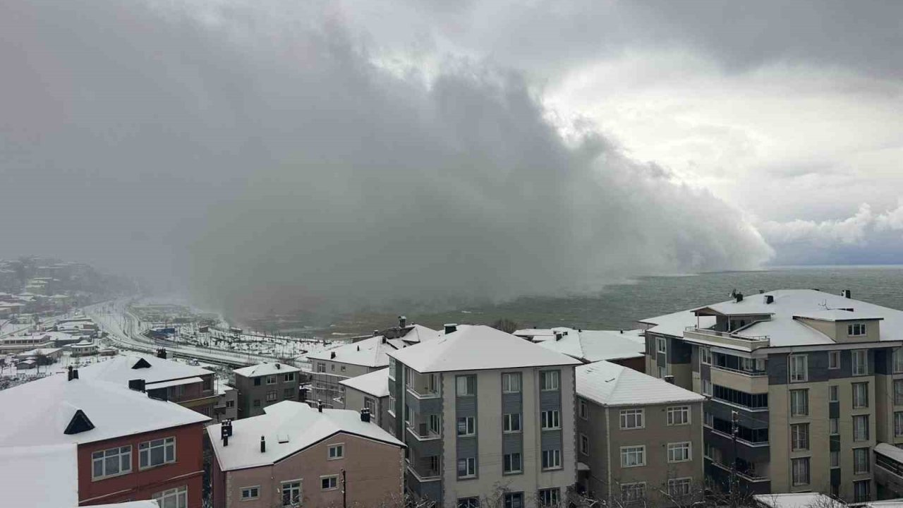 Zonguldak’a kar fırtınası geldi