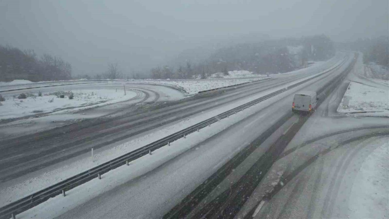 Zonguldak’ın yüksek kesimlerinde kar yağışı etkili oldu