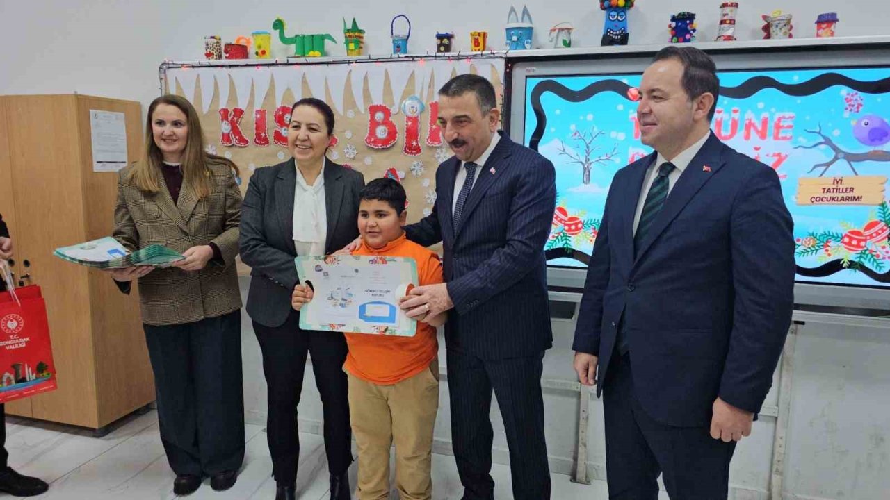 Zonguldak’ta 87 bin öğrenci karne heyecanı yaşadı