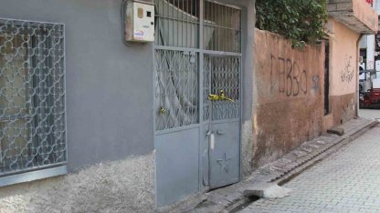 3 çocuk annesi eşini bıçaklayarak öldürdü, başında ağlayıp teslim oldu