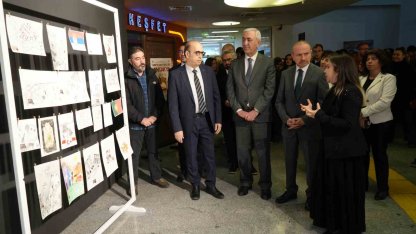 30 ülkeden 350 sanatçı posta sanatıyla "asrın felaketi"ni anlattı