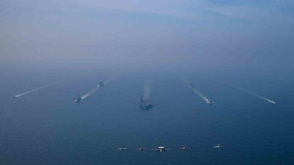 ABD ordusu, Umman Denizi’ndeki uçak gemisi grubunun fotoğraflarını paylaştı