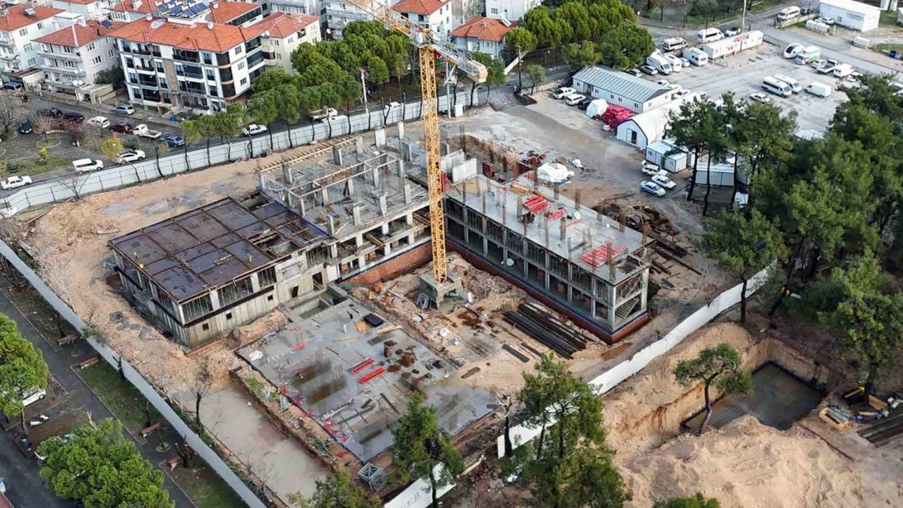 Abide H. Nuri Öncüer Huzurevi inşaatı devam ediyor