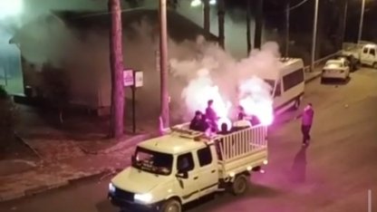 Adana’da ilk sahurda meşaleli davul şovu