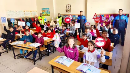 Adıyaman’da polisi miniklere trafik eğitimi verdi