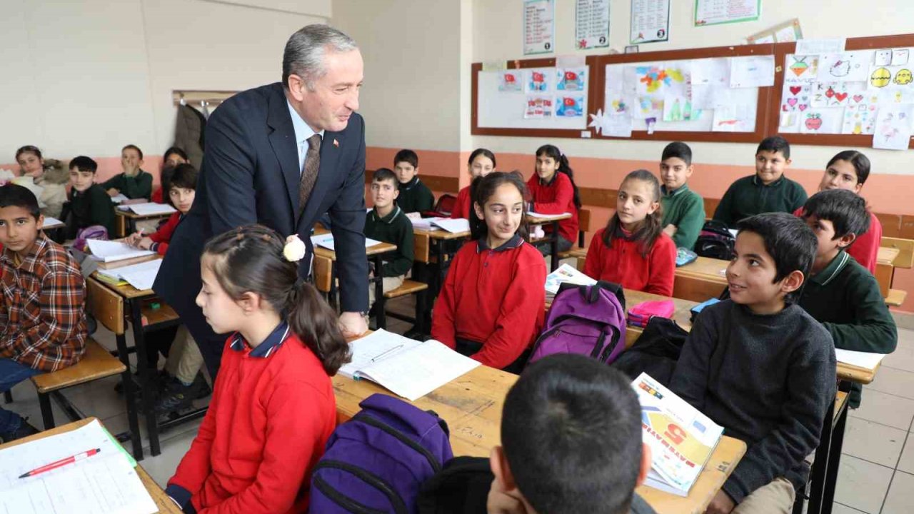 Ağrı Milli Eğitim Müdürü Kökrek, Eleşkirt’te eğitim çalışmalarını inceledi