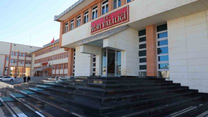 Ağrı’da kar yağışı nedeniyle köy okulları ve taşımalı eğitime ara