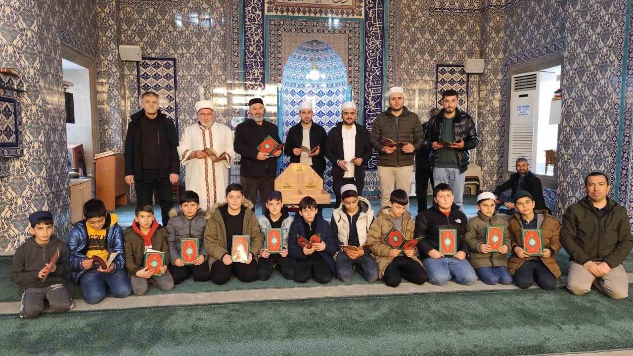 Akdağmadeni’nde gönülleri birleştiren proje: Hatim kumbarası