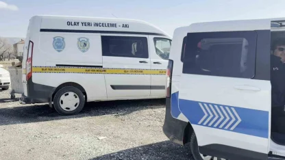 Aksaray’da çatıdan düşen işçi ağır yaralandı