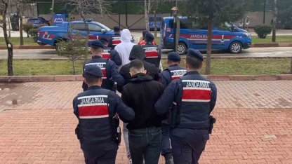 Aksaray’da jandarmadan 6 adrese eş zamanlı uyuşturucu baskını: 5 tutuklama