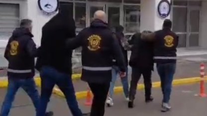 Akü firmasını sahte çek ile 6 milyon TL zarara uğratan dolandırıcılar yakalandı