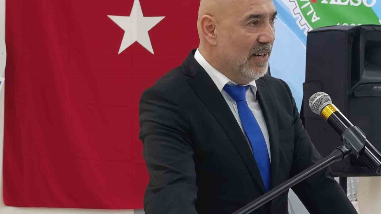 Aliağa Esnaf ve Sanatkârlar Odası’nın yeni başkanı İsa Özbek oldu