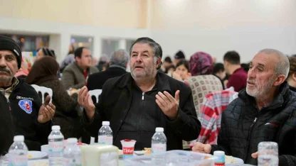 Aliağa’da ilk toplu iftar coşkusu