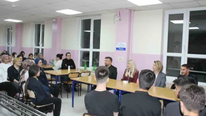 Altıntaş Kaymakamı Ayşegül Yıldırım öğrencilerle iftarda buluştu