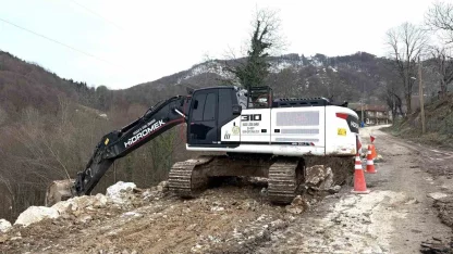 Anında müdahale edildi heyelanın izleri giderildi